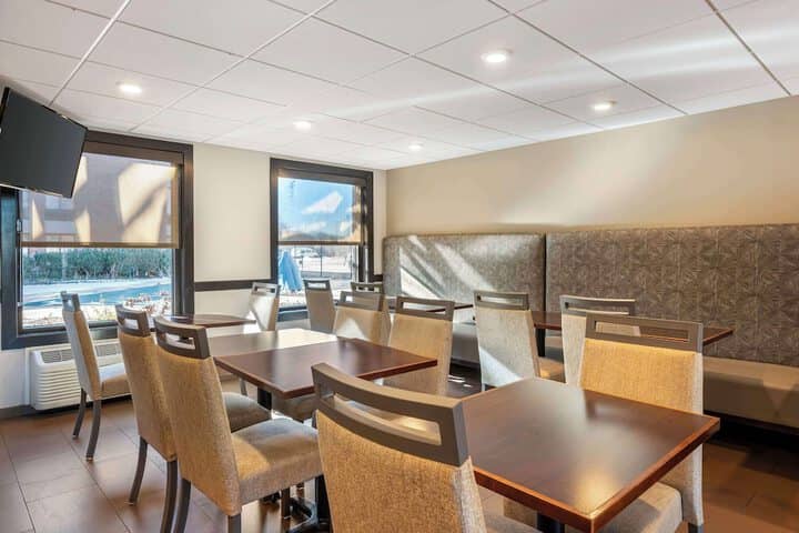 Breakfast area